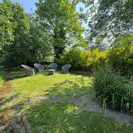 Surbiton Home With Free Parkings, Surbiton, Kingston Upon Thames, Surrey, Greater London Uk Exterior photo